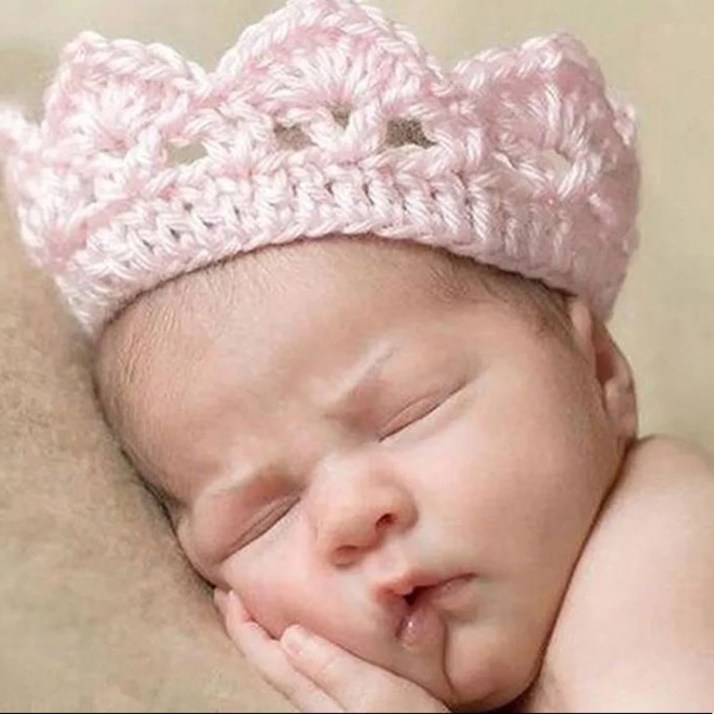 Hand crocheted maternity newborn photo crown